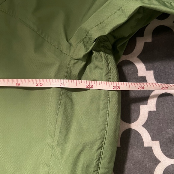 Marmot women’s size Large light green unlined hooded jacket. Very good condition - Picture 12 of 13
